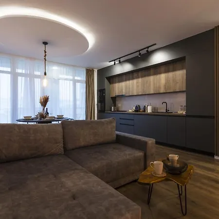 Near Iulius Mall With Balcony & Private Parking *