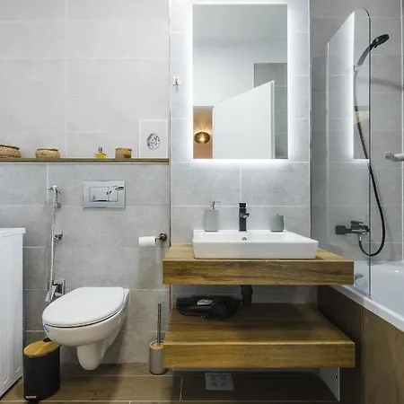 Apartament Near Iulius Mall With Balcony & Private Parking *