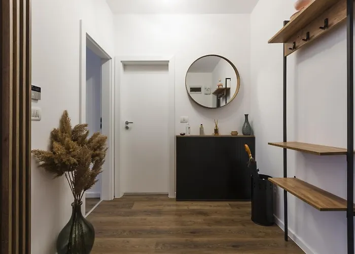 Near Iulius Mall With Balcony & Private Parking *