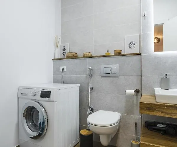 Near Iulius Mall With Balcony & Private Parking Timisoara