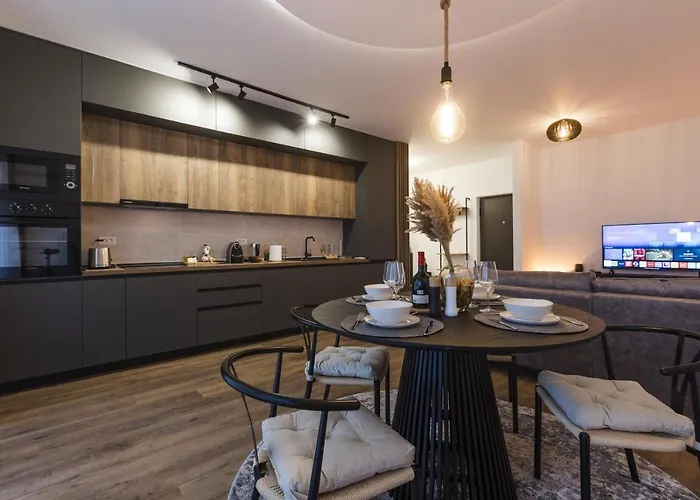 Near Iulius Mall With Balcony & Private Parking *