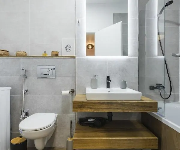 Apartament Near Iulius Mall With Balcony & Private Parking *